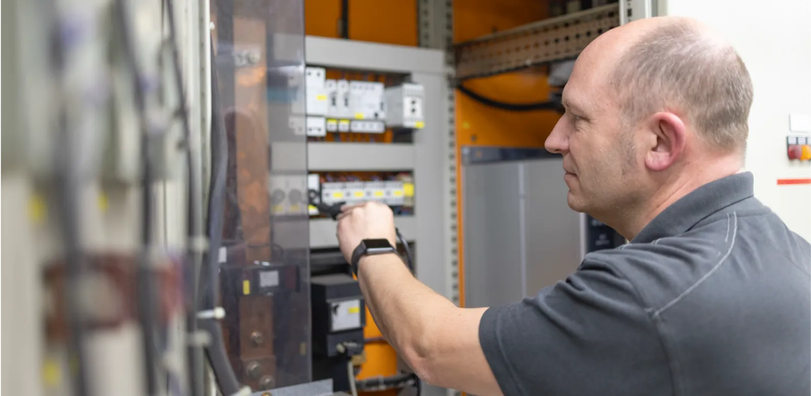 Vorschaubild Mechatroniker/in, Instudriemechaniker/in oder Elektroniker/in